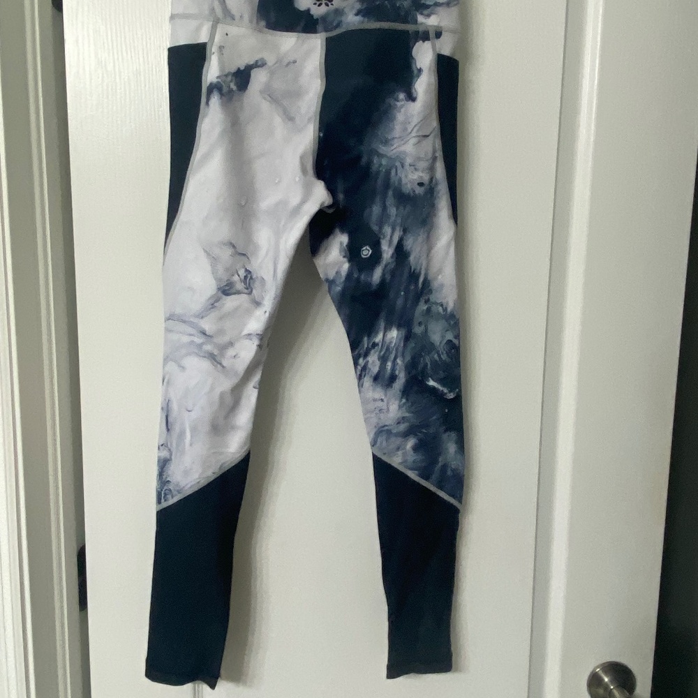 Rose fitness apparel black/white leggings small